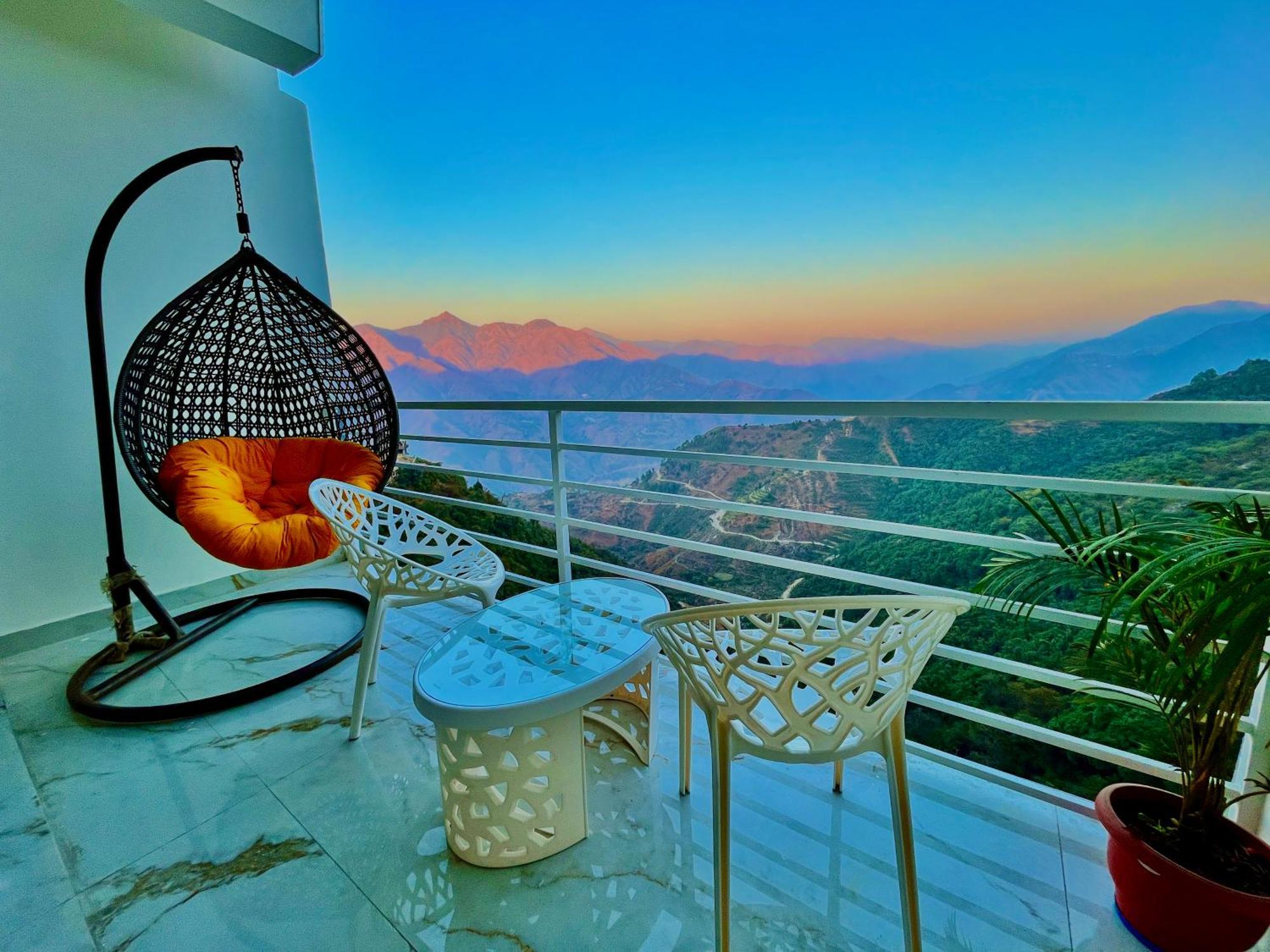 Hotel Hill View, Mussoorie - Near Jw Marriott Mussoorie, M 77377-32479 Экстерьер фото