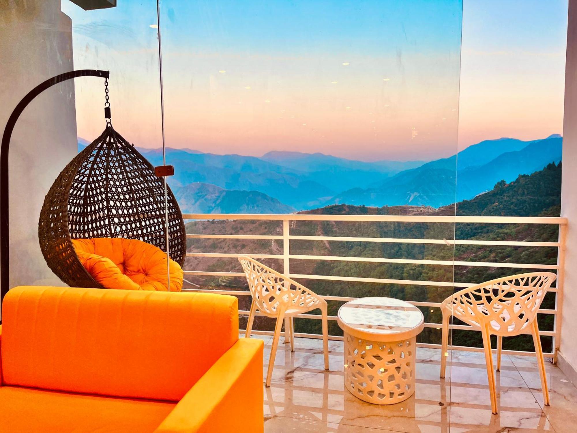 Hotel Hill View, Mussoorie - Near Jw Marriott Mussoorie, M 77377-32479 Экстерьер фото