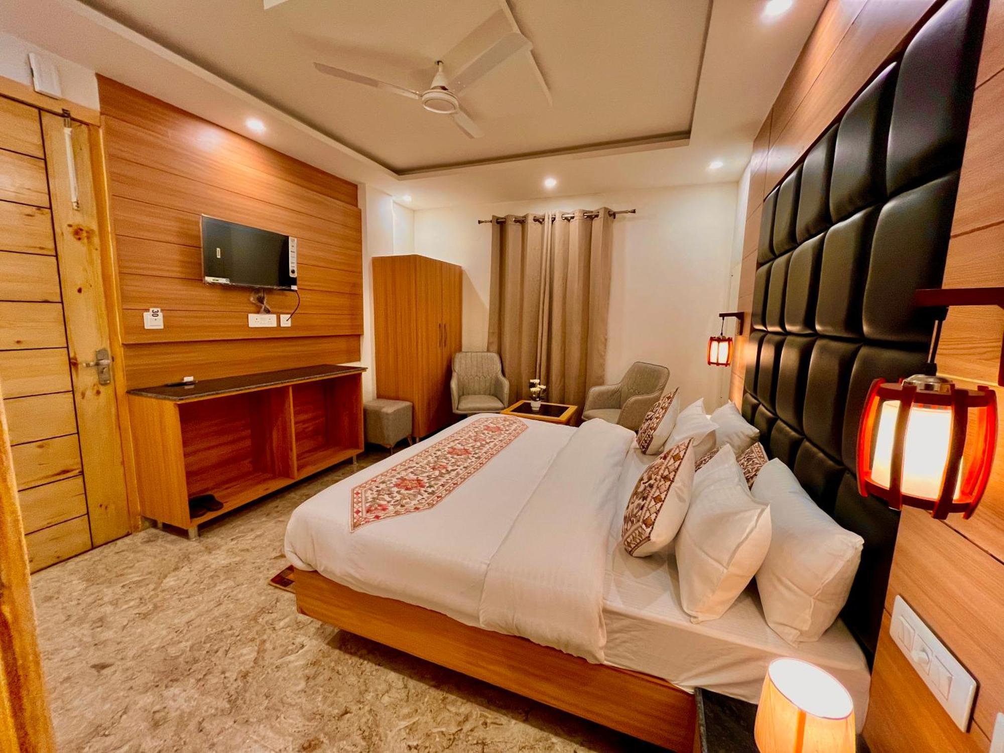 Hotel Hill View, Mussoorie - Near Jw Marriott Mussoorie, M 77377-32479 Экстерьер фото