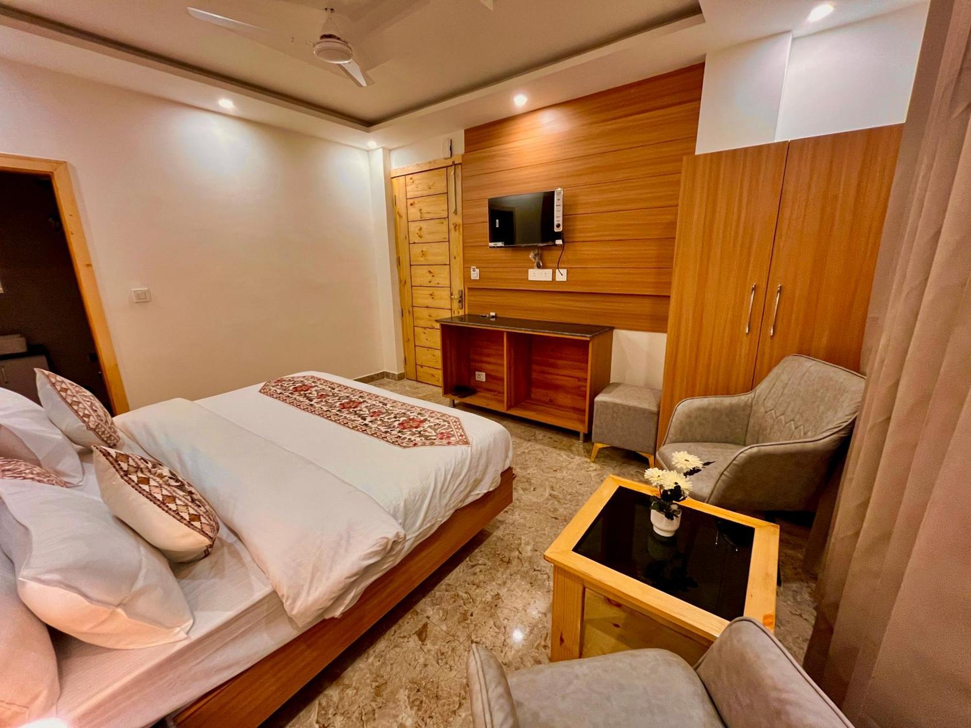 Hotel Hill View, Mussoorie - Near Jw Marriott Mussoorie, M 77377-32479 Экстерьер фото