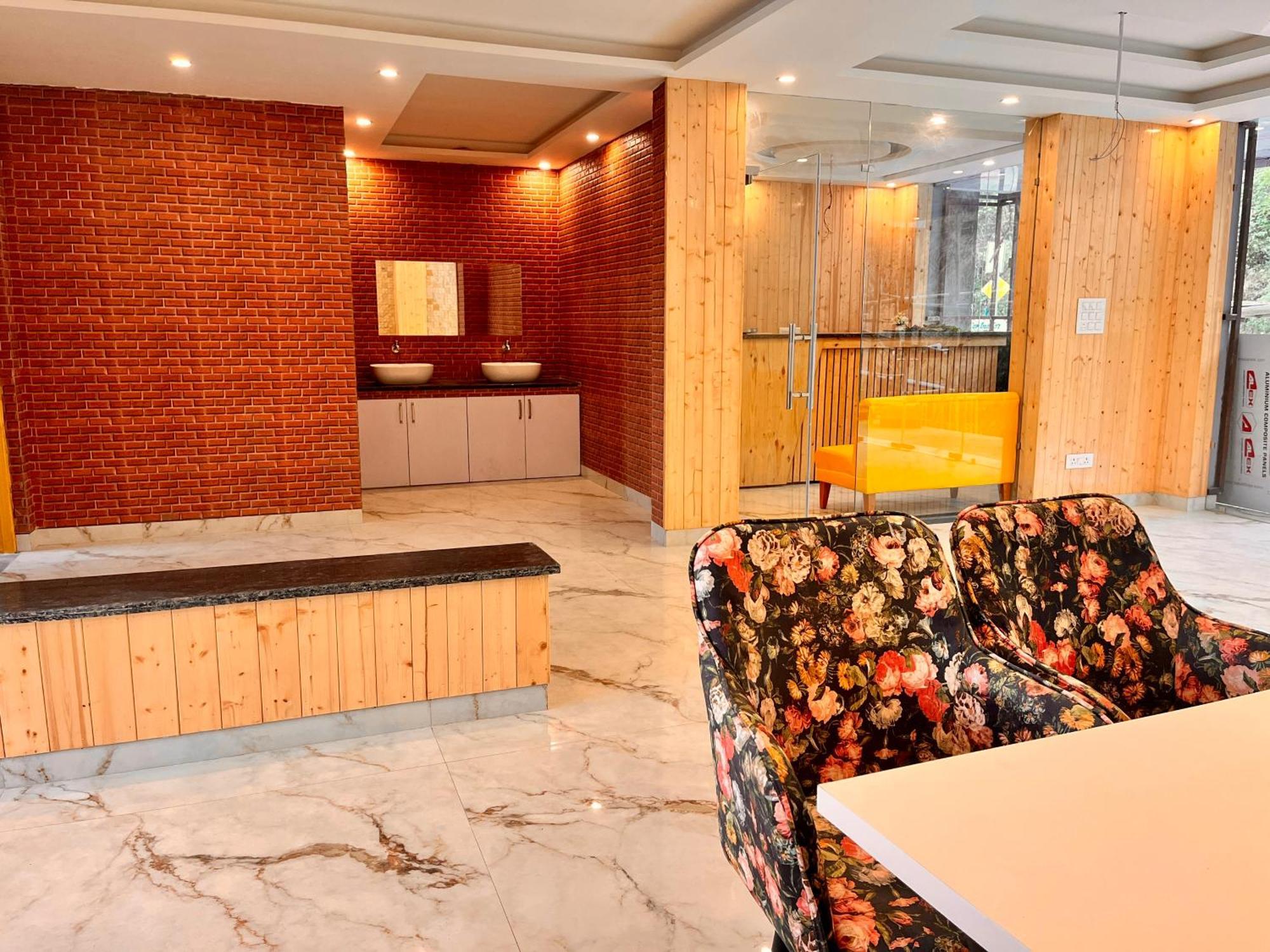 Hotel Hill View, Mussoorie - Near Jw Marriott Mussoorie, M 77377-32479 Экстерьер фото