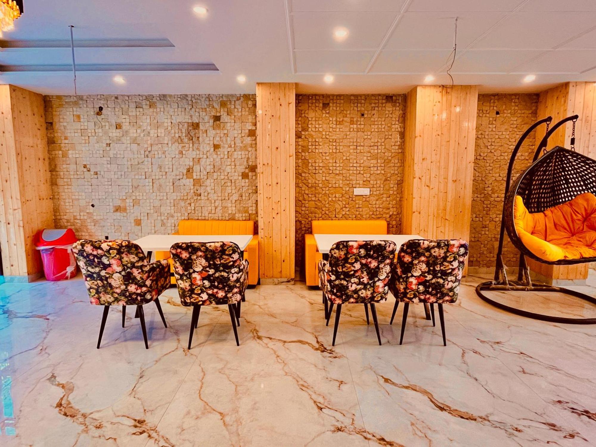 Hotel Hill View, Mussoorie - Near Jw Marriott Mussoorie, M 77377-32479 Экстерьер фото